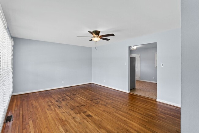 Building Photo - 4-Bed, 2-Bath Home with Fenced Yard in Win...