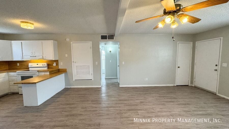 Building Photo - 2304 W 16th St