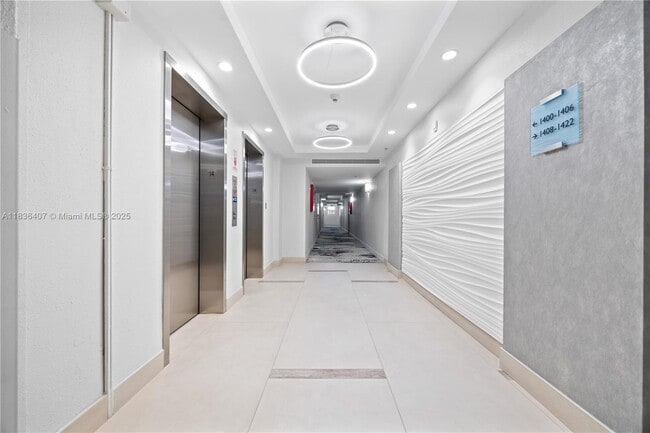 Building Photo - 3000 S Ocean Dr
