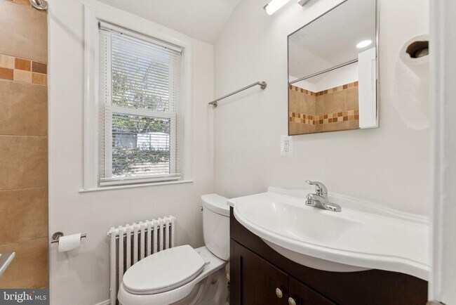 Building Photo - 3621 S Kemper Rd