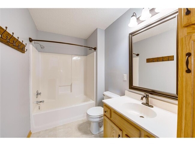 Building Photo - 1728 Ponderosa Ln