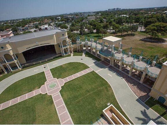 Building Photo - 30 SE 13th St