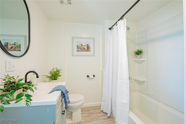 Building Photo - 46 Verdun Dr