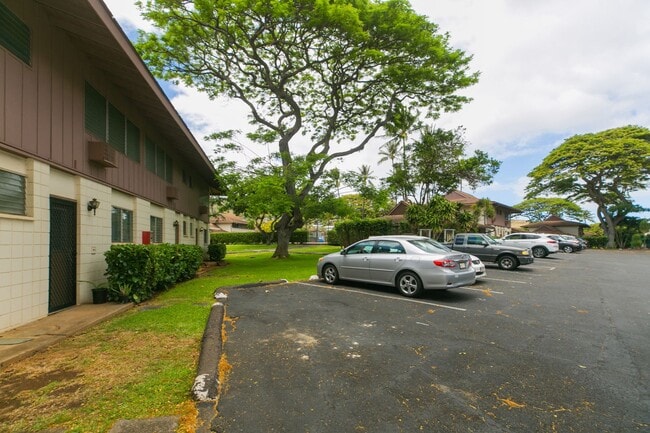 Building Photo - Tropic Garden Townhouse 2b1.5b1pkg