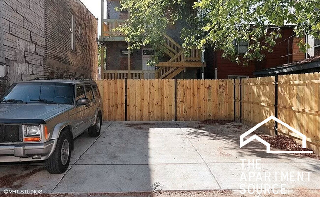 Building Photo - 2648 W Augusta Blvd