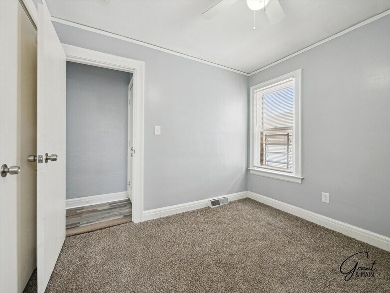 Building Photo - 16831 Mendota St