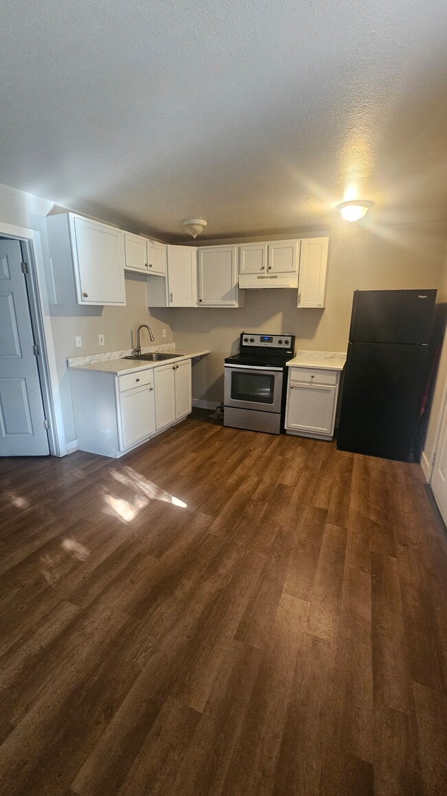 Building Photo - 751 NW 3rd St