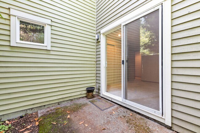 Building Photo - 3901 Fremont Ave N