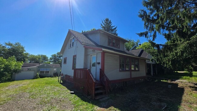 Building Photo - 537 Woodville Rd