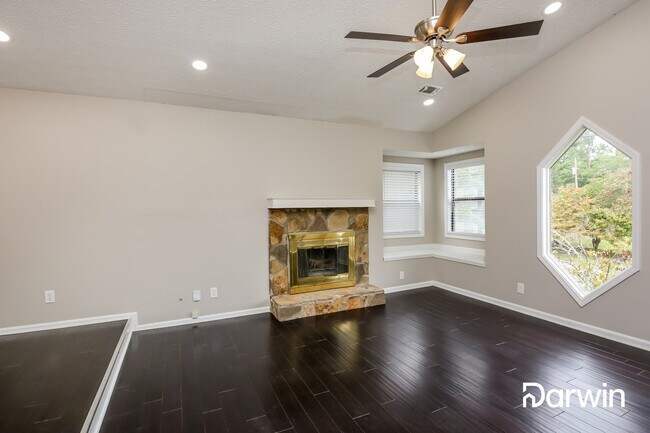 Building Photo - 560 Canterbury Lane, Lawrenceville, GA 30046