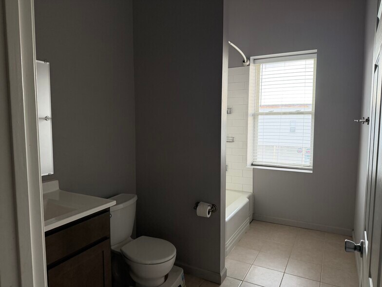 Building Photo - 101 E Saint Louis St