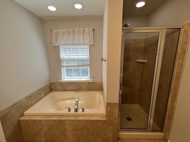 Building Photo - 3507 Spring Rd