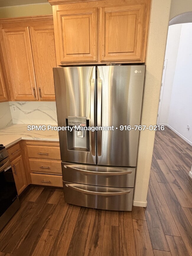 Building Photo - Beautifully Maintained 3 Bed / 2.5 Bath Home in South Natomas — New Appliances & Community Amenit...