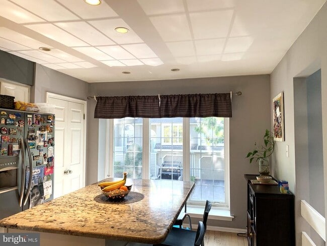 Building Photo - 11 Cabot Dr