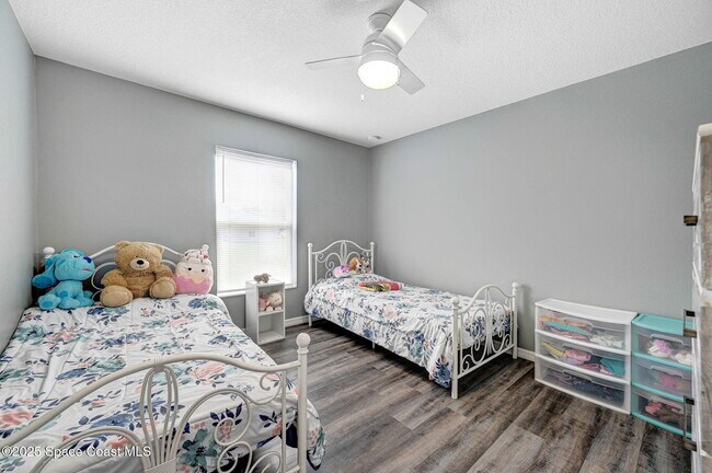 Building Photo - 870 Buchanan Ave SE