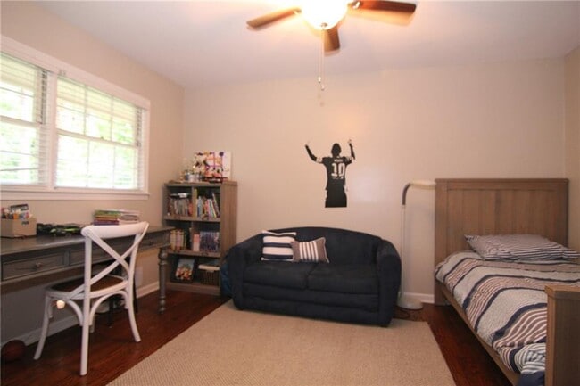 Building Photo - 3571 Sunderland Cir NE