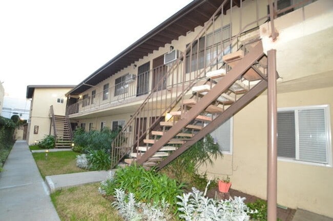 Building Photo - 613 - Marlin Manor