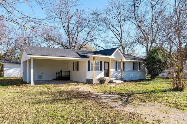 Building Photo - 208 N Coleman St