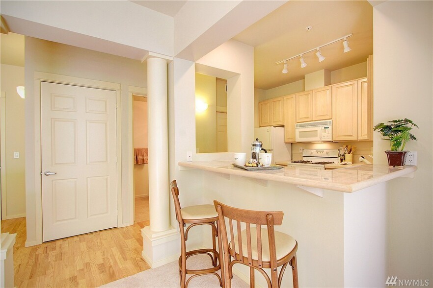 Kitchen - 10042 Main St