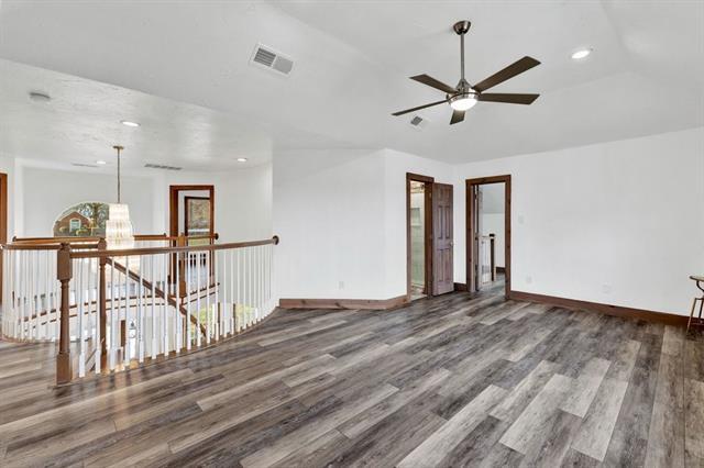 Building Photo - 324 Rolling Oaks Ridge