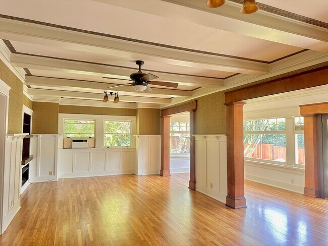 Building Photo - Meticulously Restored 1920s Craftsman on a Private, Hedged Lot | Pet Friendly!
