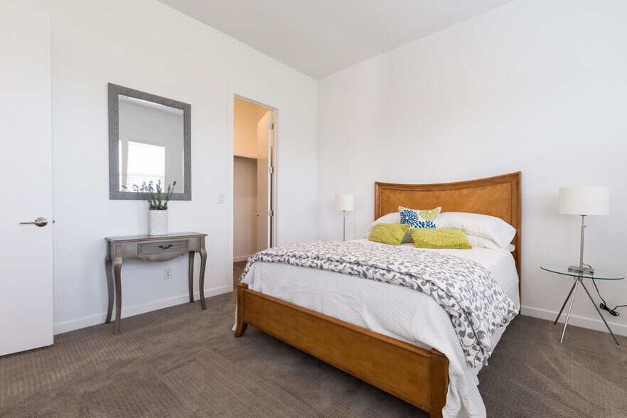 Building Photo - 3081 W 16th Ave