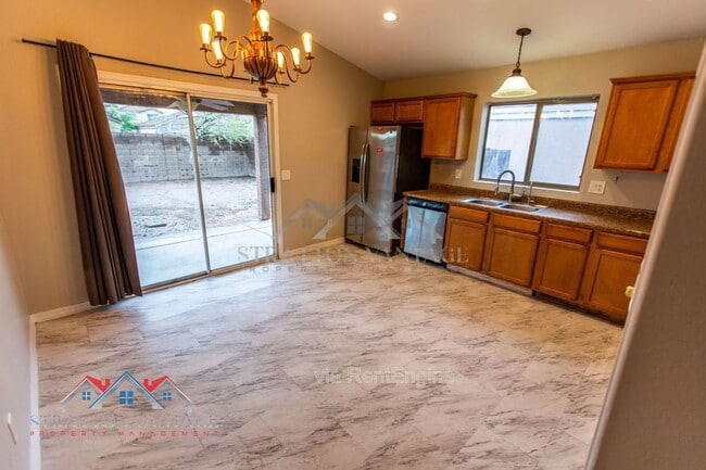 Building Photo - 6714 E Flynn Ave