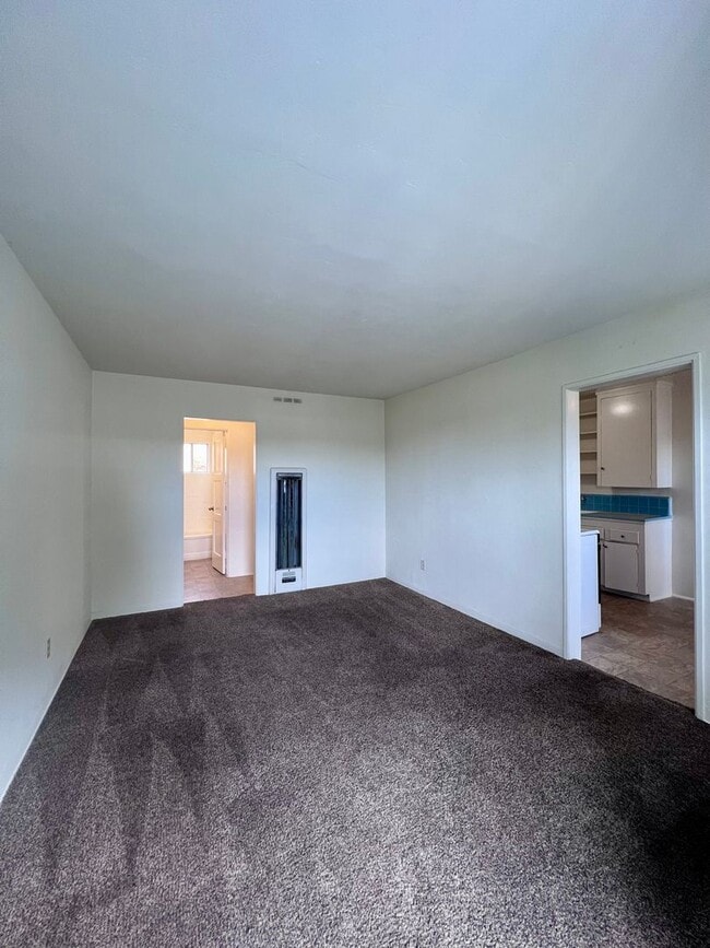 Building Photo - 5674 Mildred St