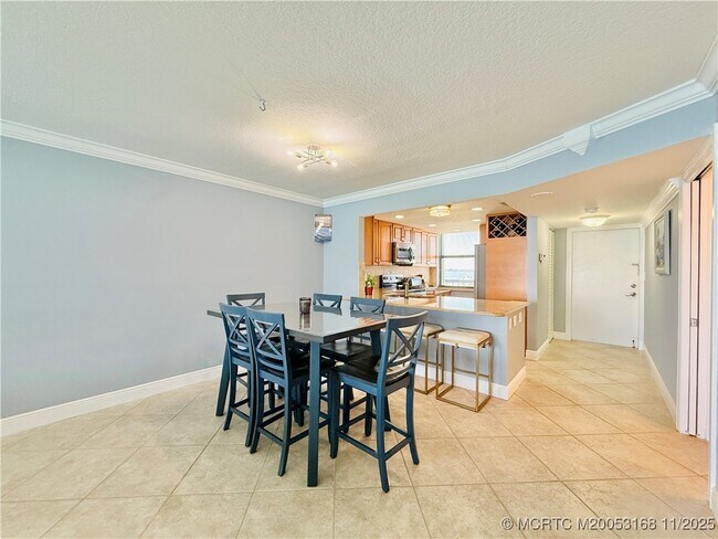 Building Photo - 10680 S Ocean Dr