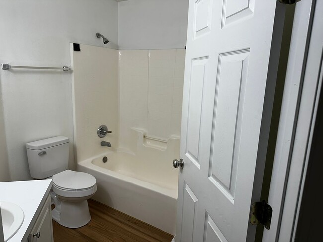 Building Photo - Spacious All Brick 4/3 in Whisper Creek