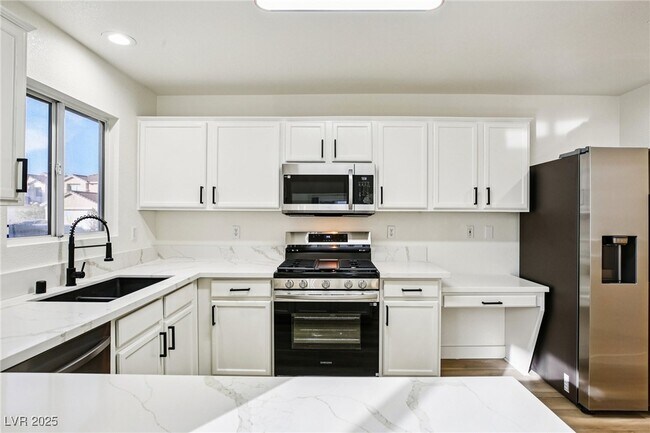 Building Photo - 6027 Riflecrest Ave