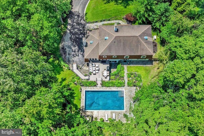 Building Photo - 482 Gypsy Ln