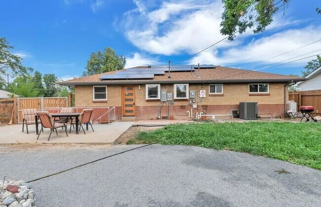 Building Photo - Charming 3 beds 1 bath in Littleton