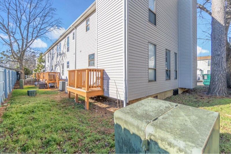 Building Photo - 4726 Hollis Rd