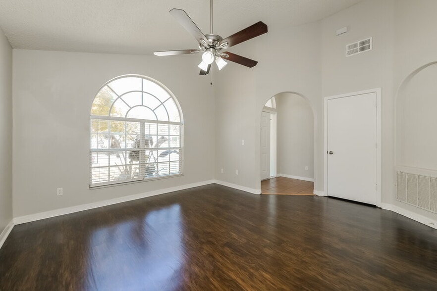 Building Photo - 16444 Coopers Hawk Ave