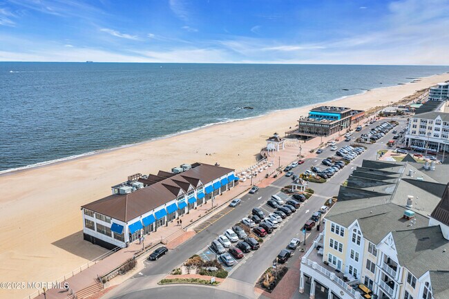 Building Photo - 272 Ocean Blvd N