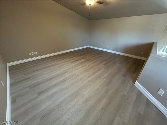 Building Photo - 907 Majestic Oak St