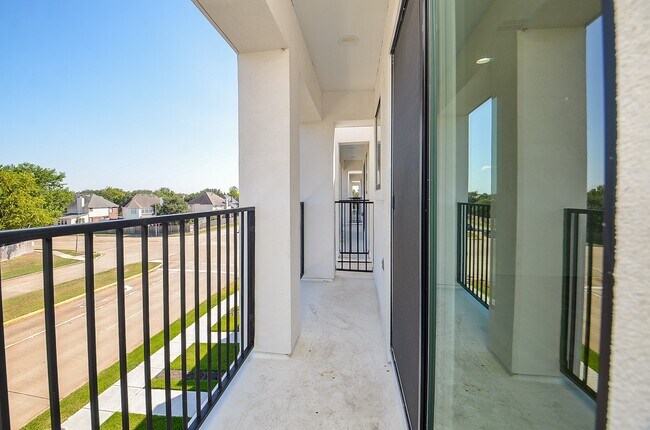 Building Photo - 15000 S Richmond Ave