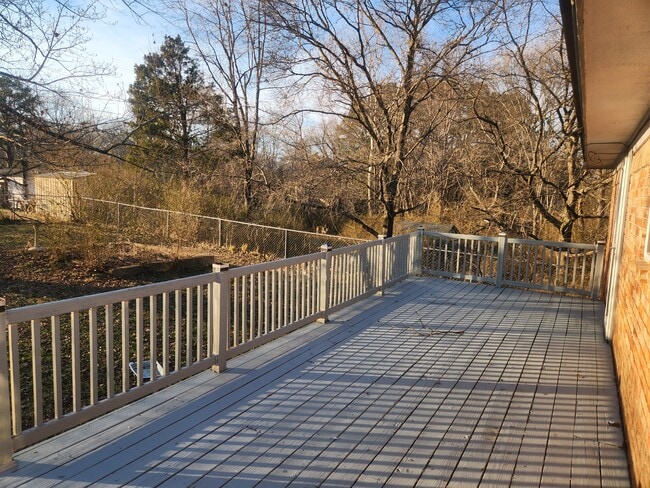 Building Photo - 137 N Elizabeth St