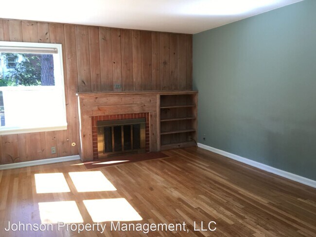 Building Photo - 4 br, 1.5 bath House - 2128 S. Post Street