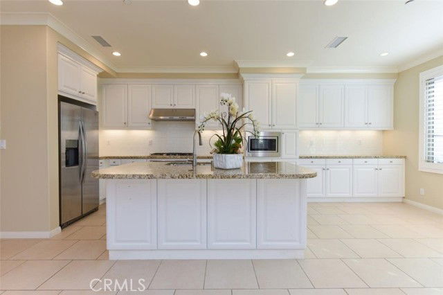 Building Photo - 107 Bianco