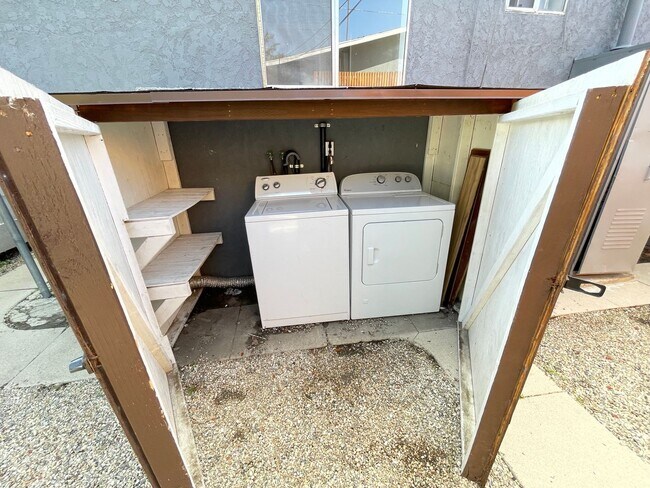 Building Photo - 3659 6th Ave