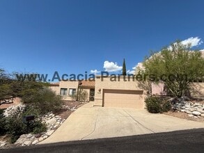 Building Photo - Three Bedroom/Two Bath Home