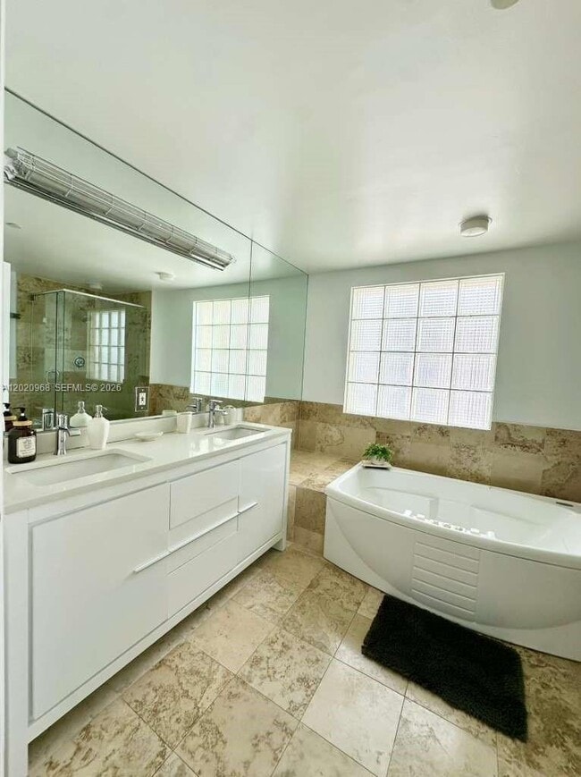 Building Photo - 1455 Ocean Dr