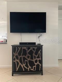 Building Photo - 650 Pinellas Point Dr S