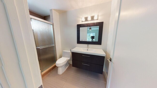 Building Photo - 3 bedroom, 2 bath house in Woodland Hills