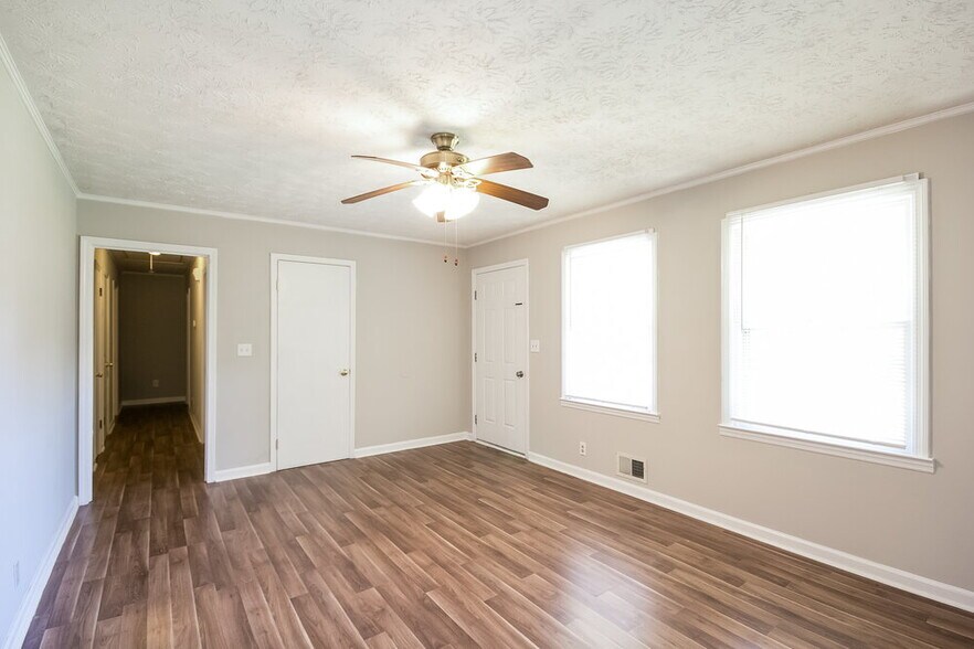 Building Photo - 3730 Sunny Hill Dr