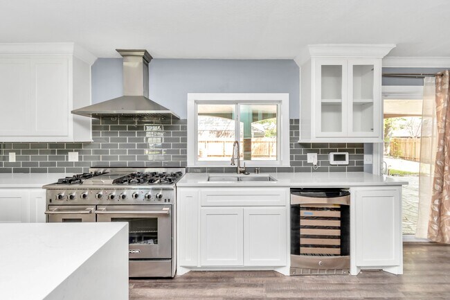 Building Photo - 12418 Mill Ridge Dr