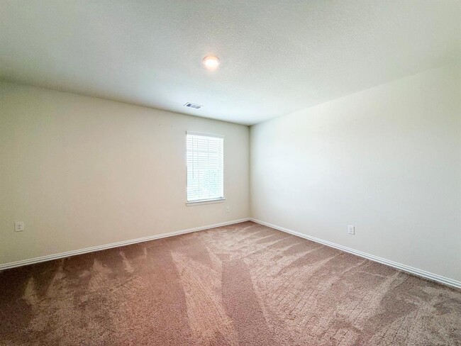 Building Photo - 20206 Heather Haven Dr