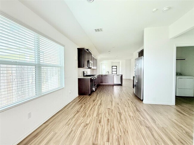 Building Photo - 140 Canley Lp